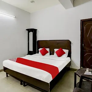https://oyo-flagship-moonlight.top-gurgaonhotels.com